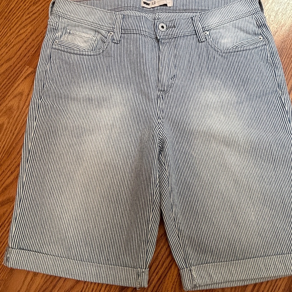 Levi’s denim shorts